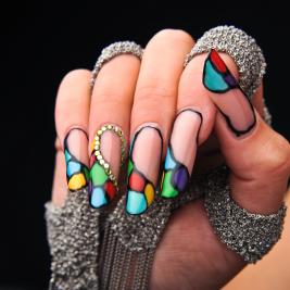 manicures-beautiful-pattern-nails-1.png